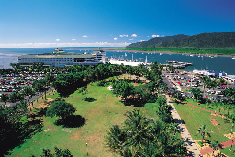 Cairns Travel Guide