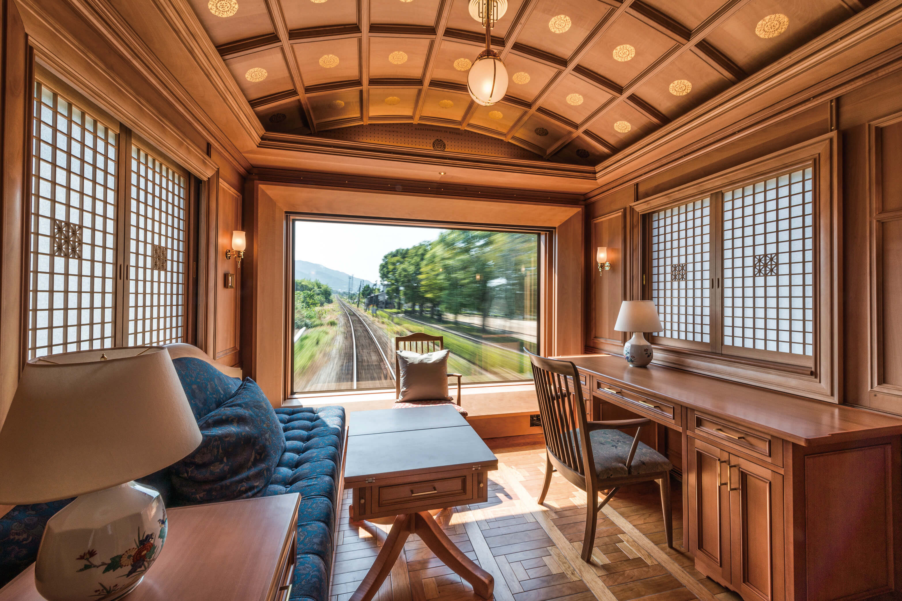 luxury train trips japan